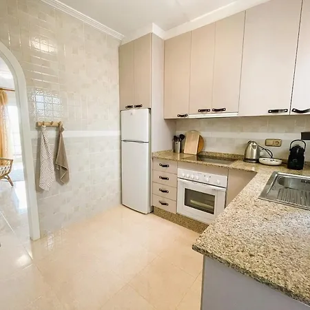 Casa Mi Madre, Cozy Apartment, Sunny Roof Terrace And Sea View Apartment